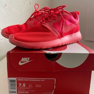 Women’s Nike Roshe Run HYP - Crimson. Size 7.5